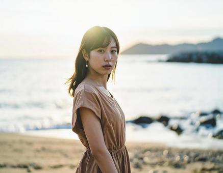 晩夏・夏の終わり、海辺の彼女 晩夏・夏の終わり、海辺の彼女の写真