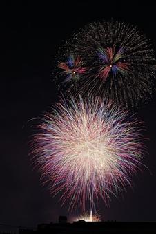 打ち上げ花火 打ち上げ花火 打上げ花火,夏祭り,花火大会の写真素材