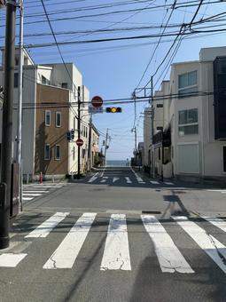 長谷駅から坂ノ下海岸へ 長谷駅から坂ノ下海岸へ 鎌倉,長谷,坂の下の写真素材