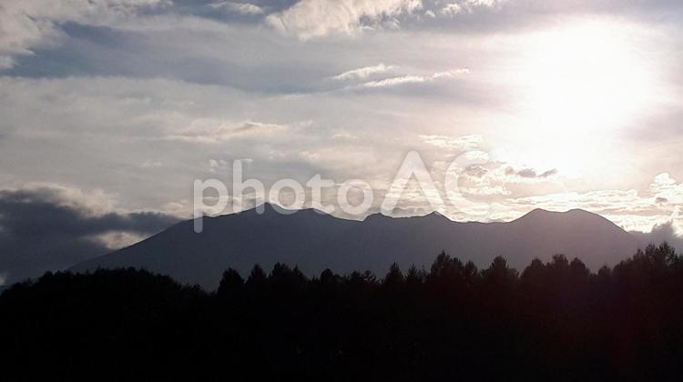 信州から撮影・御嶽山と夕景色 山,風景,自然の写真素材