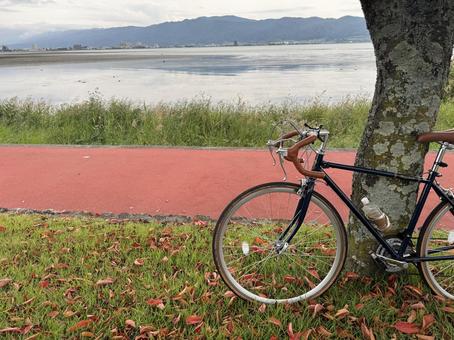 サイクリング サイクリング,自転車,湖の写真素材
