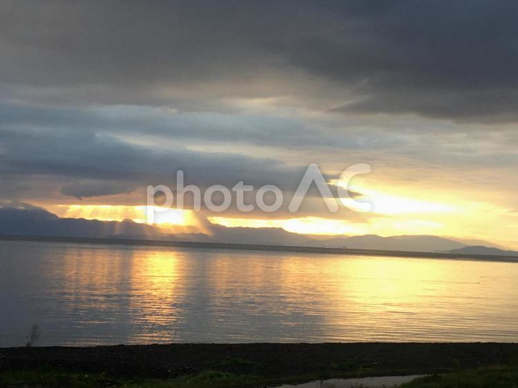 琵琶湖　夕焼け 風景,琵琶湖,晴れの写真素材