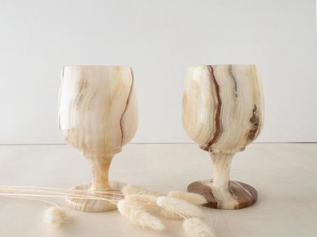 オニキスのゴブレット 食器,ゴブレット,ワイングラスの写真素材