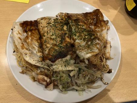 広島風お好み焼き 広島風お好み焼きの写真
