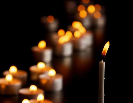 温かみのあるろうそくの幻想的な光3の写真