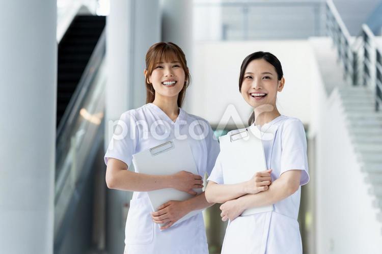 若い看護師のスタッフ 看護師,女性,笑顔の写真素材