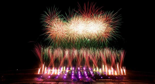 Dynamic fireworks display, fireworks display, force, inflammation, JPG
