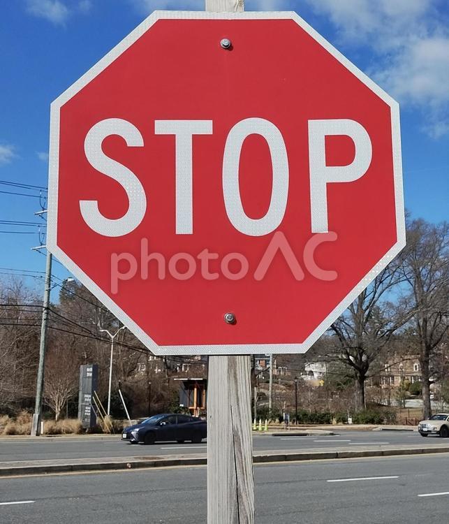 アメリカの一時停止標識 stop,停止,一時の写真素材