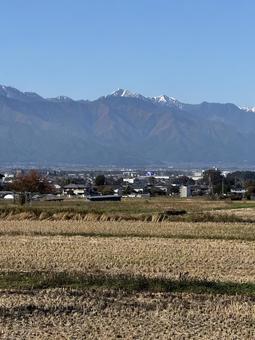 長野県塩尻市塩尻町から見た常念岳 晩秋,11月,秋の写真素材