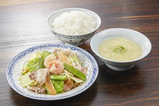 野菜炒め定食 野菜炒め定食の写真