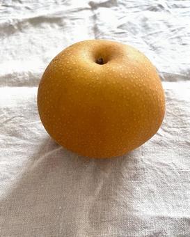 リネンクロスの上の梨 リネンクロスの上の梨 梨,秋の味覚,果物の写真素材