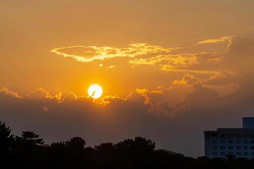 沈む太陽 沈む太陽の写真