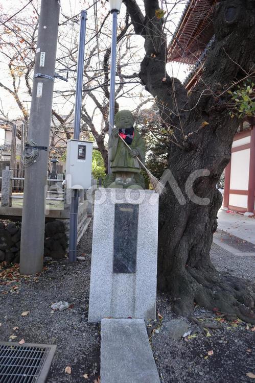池上本門寺　地蔵 お地蔵さん,ほうき,パワースポットの写真素材