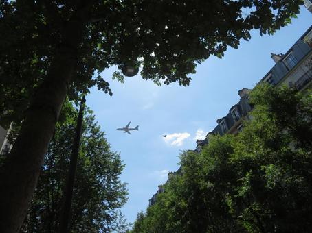フランスの空中給油機と戦闘機 フランスの空中給油機と戦闘機 空中給油機,飛行機,戦闘機の写真素材