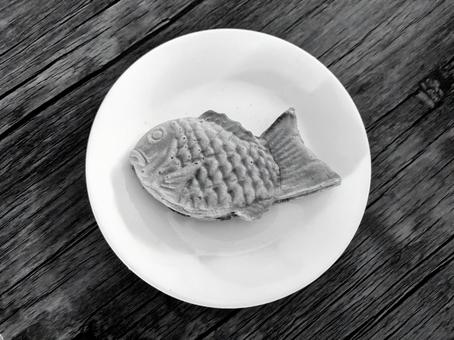 モノクロたい焼き モノクロたい焼き モノクロ,鯛焼き,甘いの写真素材