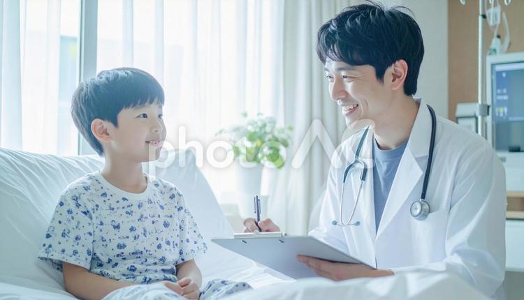 子供の患者と問診する医師 医療,患者,病院の写真素材