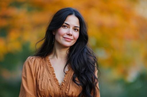 紅葉とロングヘアの女性-3の写真