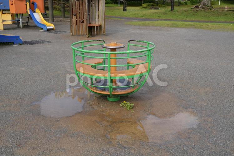 雨上がりの公園 雨上がり,公園,遊具の写真素材