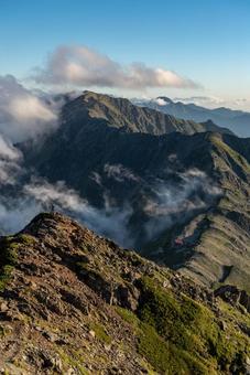 アルプスの稜線 登山,山歩き,南アルプスの写真素材