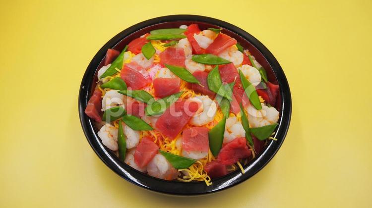 自家製・ちらし寿司（マグロのせ） ちらし寿司,自家製,家庭料理の写真素材