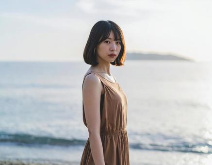 晩夏・夏の終わり、海辺の彼女 晩夏・夏の終わり、海辺の彼女の写真