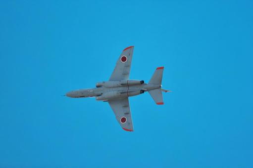 入間航空祭　T-4練習機の腹　展示飛行 入間基地,航空祭,航空自衛隊の写真素材