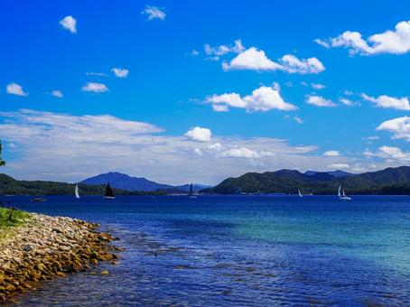 ヨットと青空と青い海 ヨットと青空と青い海 青空,ヨット,日本海の写真素材