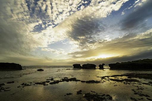 黒島-【沖縄-黒島の夕景】 黒島-【沖縄-黒島の夕景】 黒島,夕焼け,海の写真素材