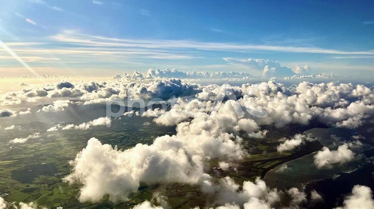 飛行機から撮影した八重山諸島石垣島 石垣島,島,海の写真素材