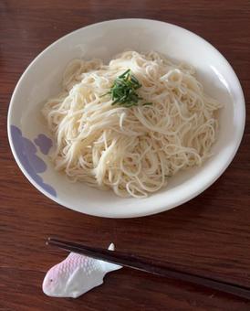 R7.9.23 播州素麺に刻みやぐらねぎ R7.9.23 播州素麺に刻みやぐらねぎの写真
