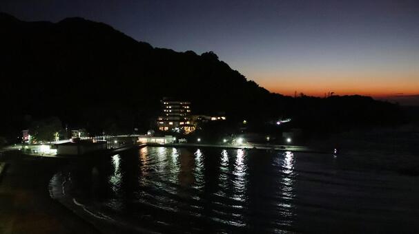 夜を向かえようとしている晩秋の土肥港 夜景,日没,海の写真素材