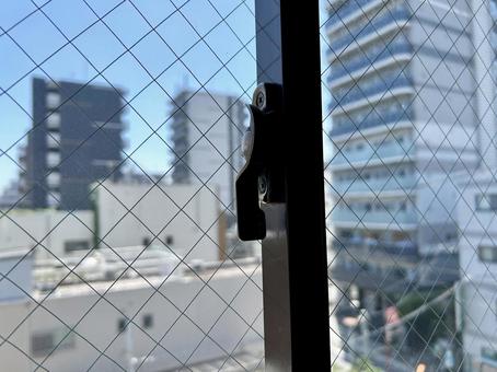 窓の施錠 窓の施錠 鍵,キー,窓の写真素材