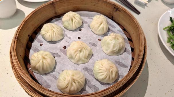 金品茶樓の海老小籠包(上から) 金品茶樓の海老小籠包(上から) taiwan,海外,海外旅行の写真素材