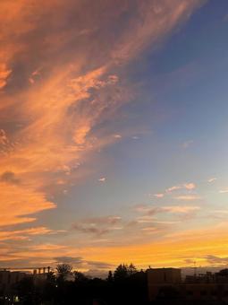夕焼け 夕焼け 夕焼け,空,夕暮れの写真素材