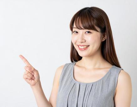 5 Japanese women recommending something with their index fingers raised, index finger, touches a finger, recommended, JPG