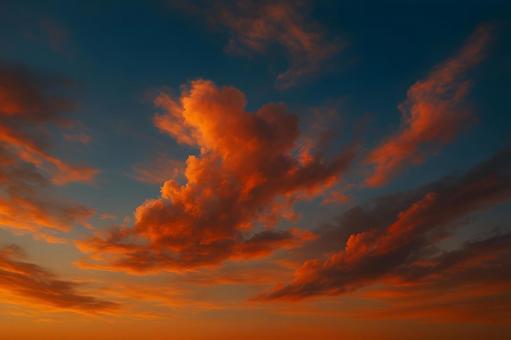 茜雲の夕空 茜雲の夕空の写真