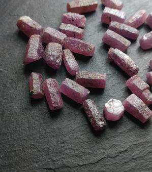 ルビーの結晶 ルビー,結晶,鉱物の写真素材