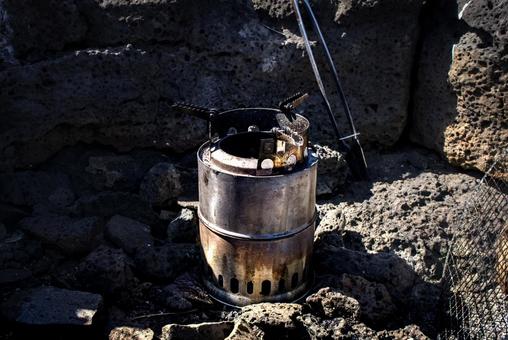 ＜素材＞キャンプで使用した焚き火台 焚き火台,キャンプ,焚き火の写真素材