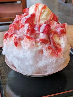 イチゴのかき氷 イチゴのかき氷 かき氷,フラッペ,夏の写真素材