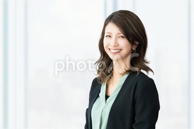 笑顔のビジネスウーマン 女性,笑顔,微笑むの写真素材
