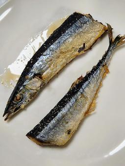初物秋刀魚(焼)3 初物秋刀魚(焼)3の写真