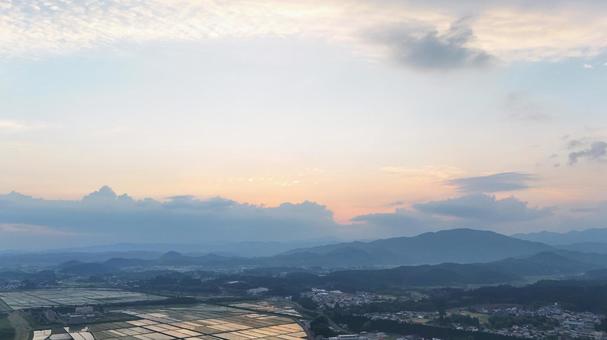 夏の夕暮れ 夏の夕暮れの写真