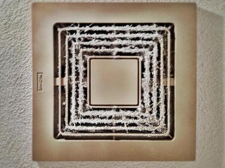 換気扇(小:汚れ) 換気扇,小型,換気の写真素材