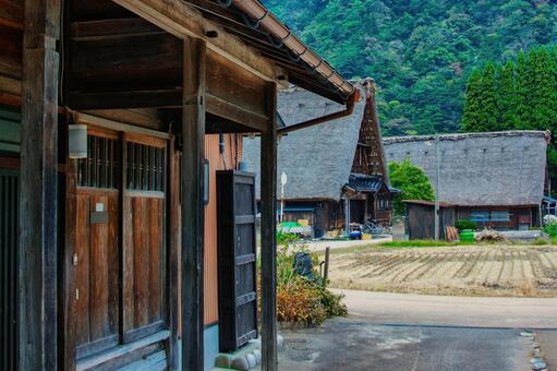 日本の原風景、五箇山菅沼の伝統的建築風景 合掌造り,古民家,集落の写真素材
