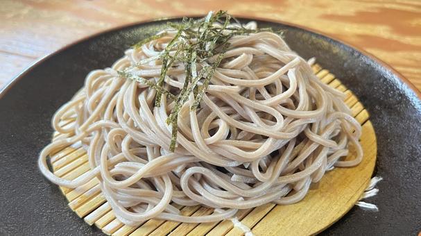 ざるそば(海苔あり、寄り) ざるそば(海苔あり、寄り) ざるそば,ざる蕎麦,蕎麦の写真素材