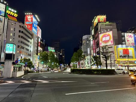 夜の池袋の繁華街　2025年夏 ネオン,繁華街,街並みの写真素材