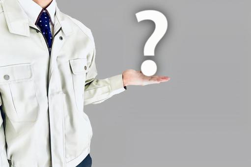 疑問を示す若いスタッフ 作業員,疑問,工事現場の写真素材