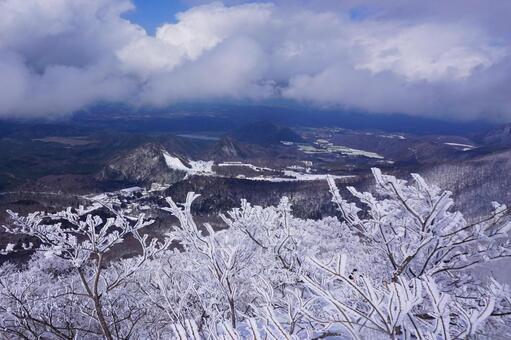 鳥取大山の冬登山10　雪山素材　風景 雪山,登山,危険の写真素材