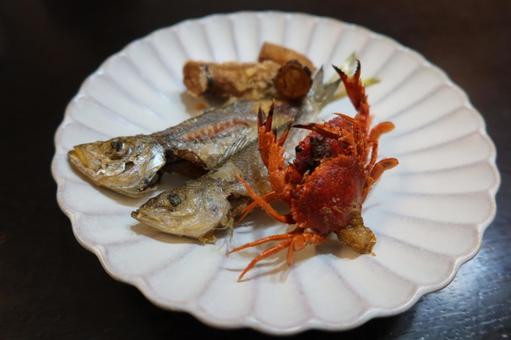 釣った雑魚のから揚げ(アップ) 釣った雑魚のから揚げ(アップ) 釣り,雑魚,アジの写真素材