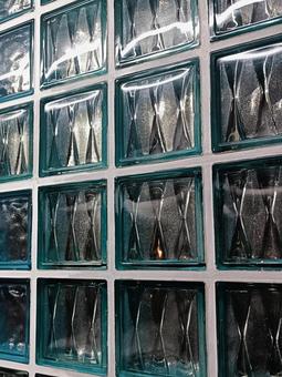 古風なデザインガラスの写真